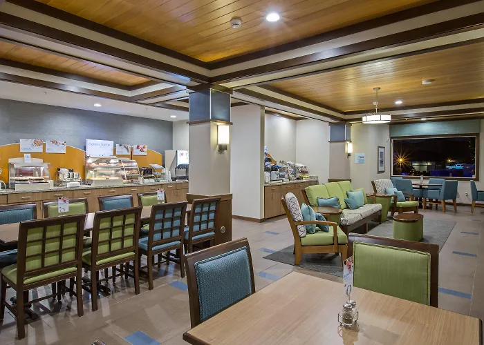 Holiday Inn Express & Suites Kailua-Kona By Ihg
